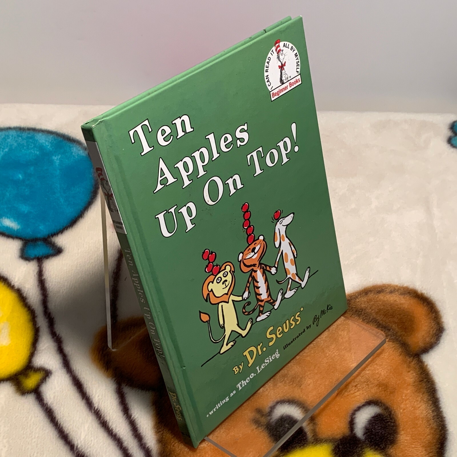 Dr. Seuss: Beginner Books(R): Ten Apples up on Top! (1989 Hardcover Random)