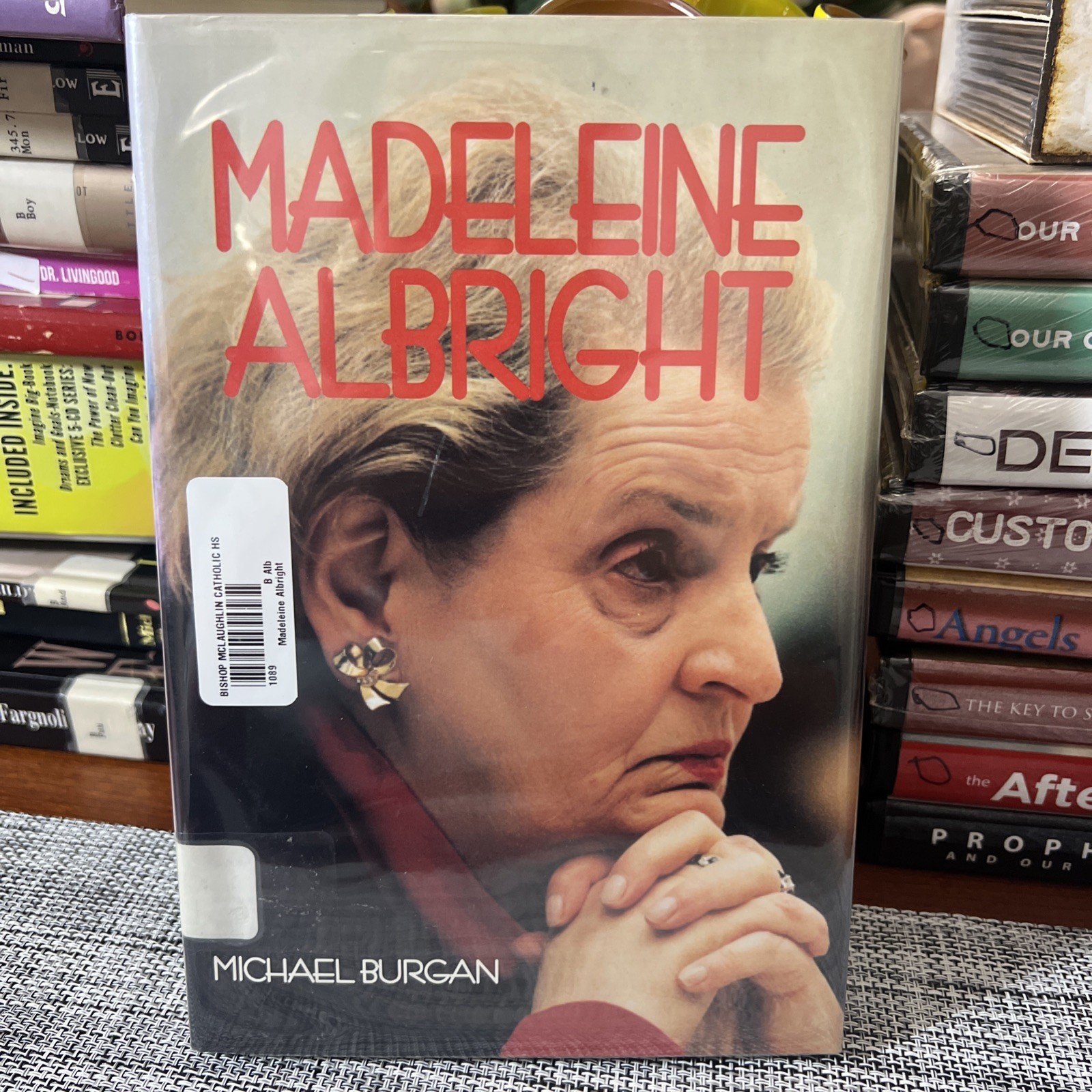 Single Titles Ser.: Madeleine Albright by Michael Burgan (1998, Library Binding)