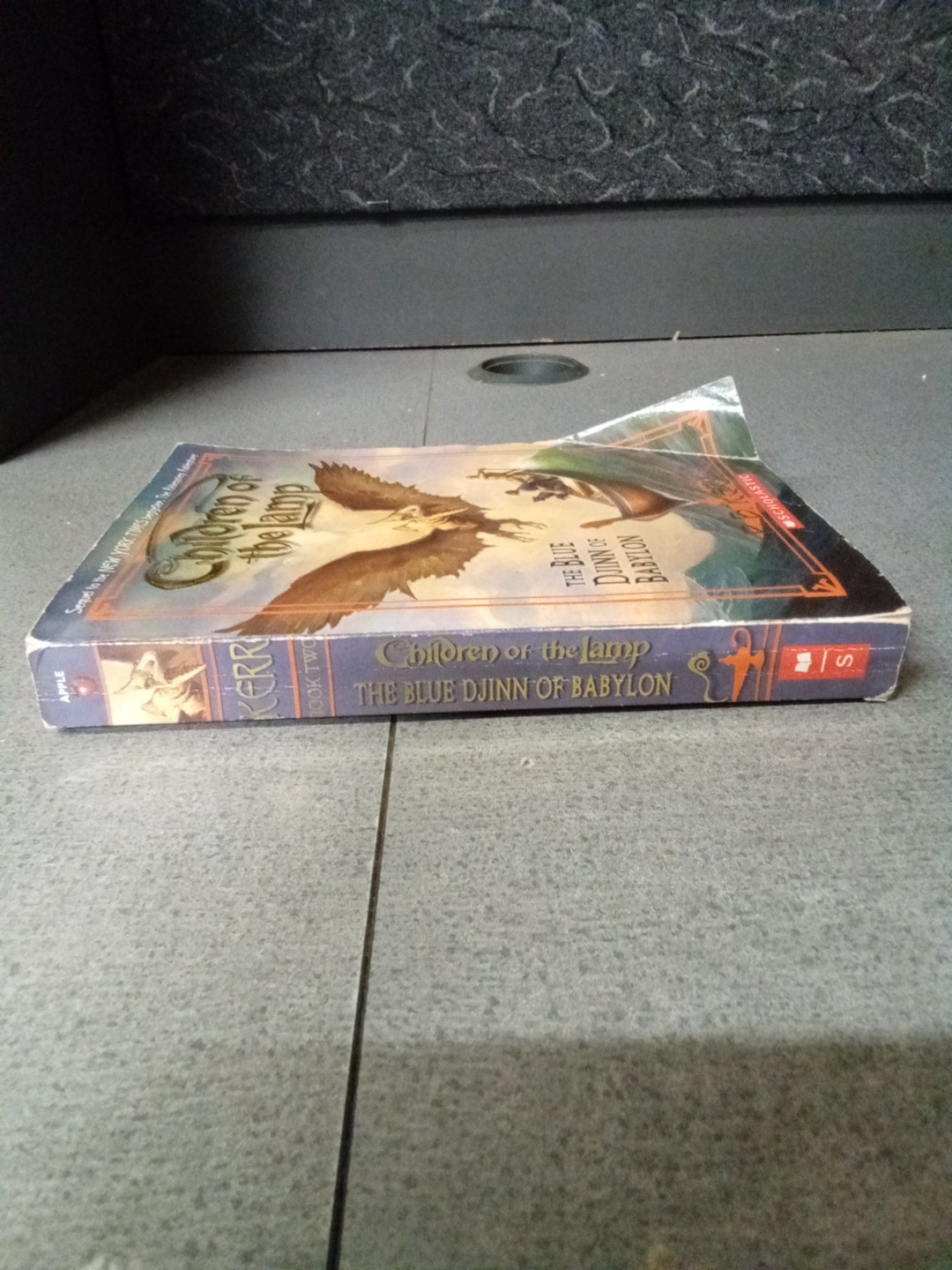 Children of the Lamp Ser.: The Blue Djinn of Babylon by P. B. Kerr (2006,…