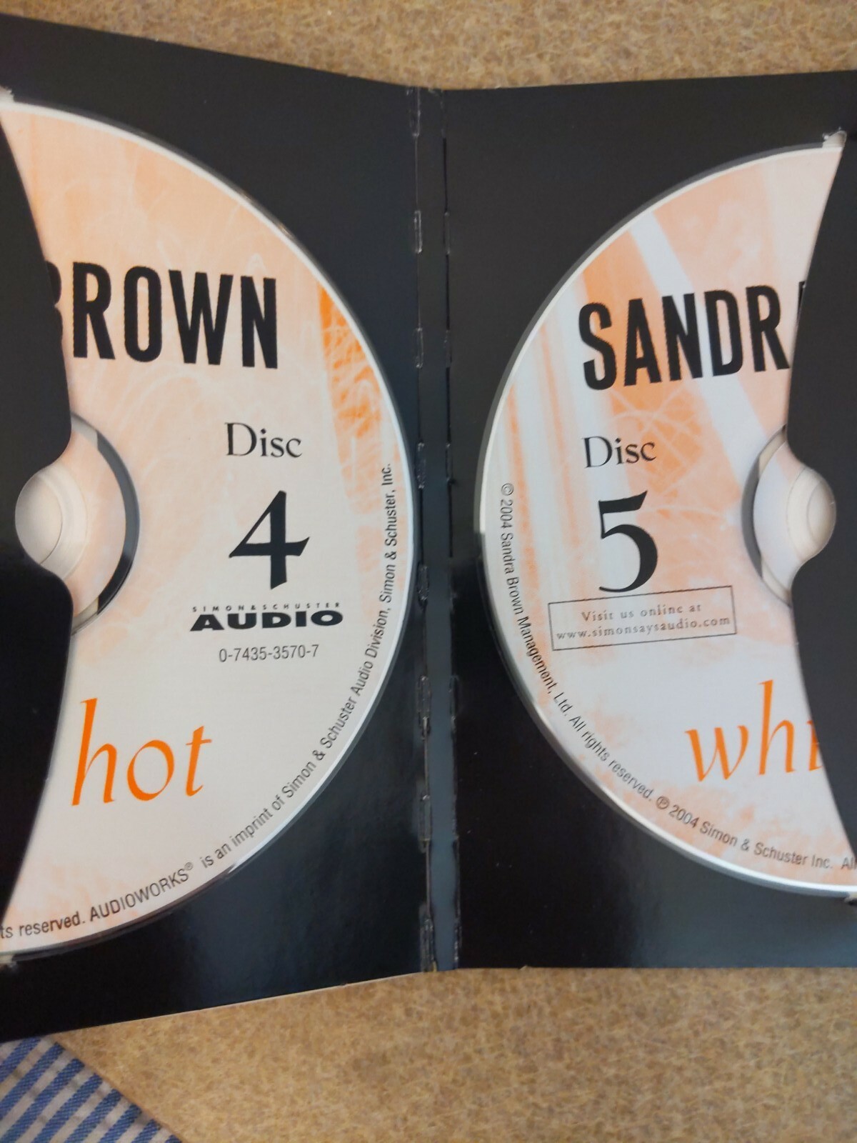White Hot Sandra Brown Audio CDs Read By Victor Slezak