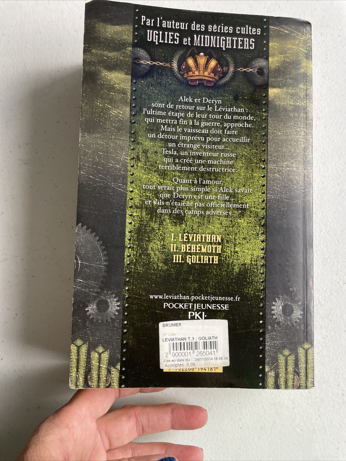 Goliath (Leviathan) (The Leviathan Trilogy) — Paperback — GOOD