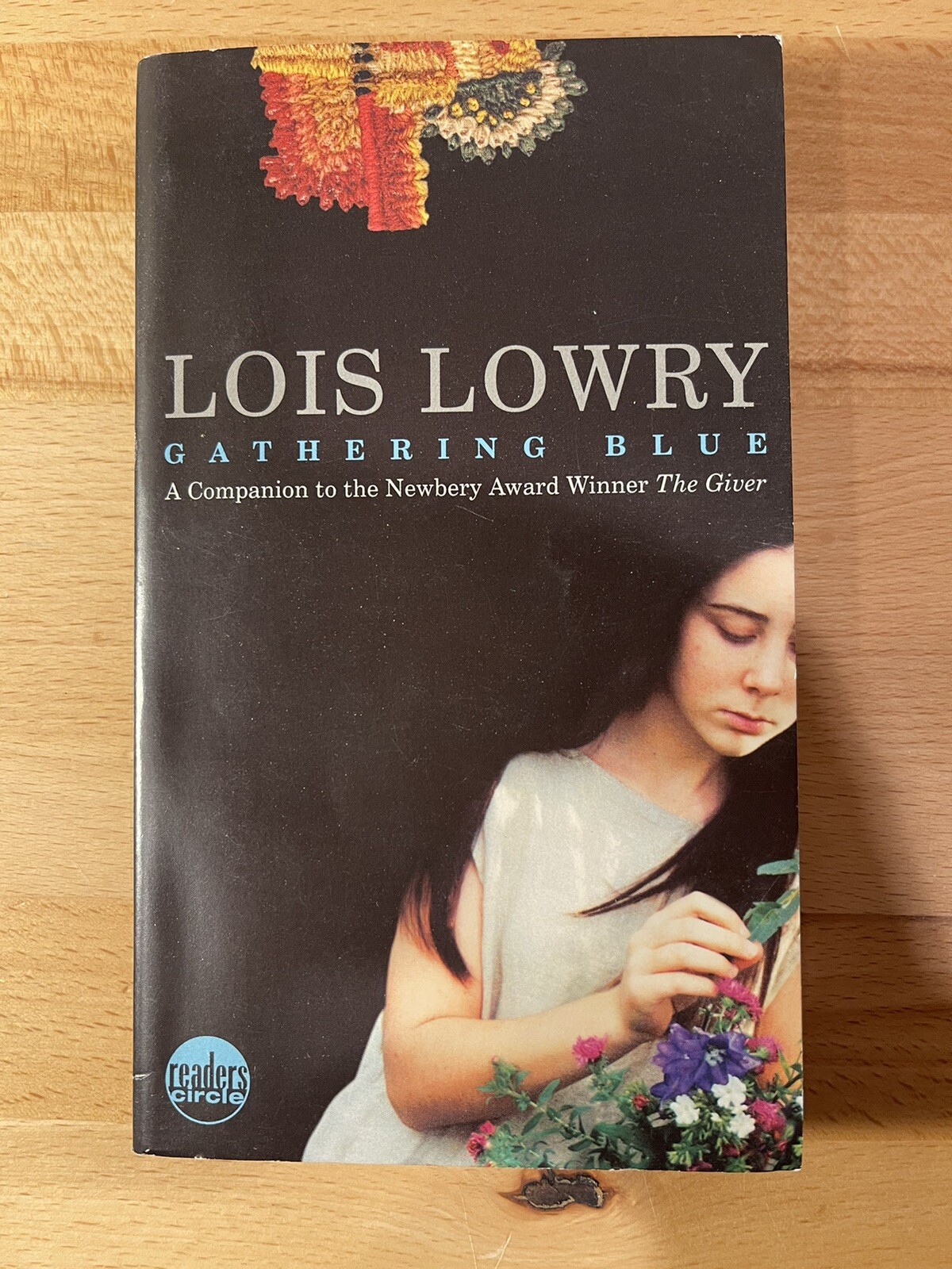 Gathering Blue by Lowry Lois Pre Owned Paperback