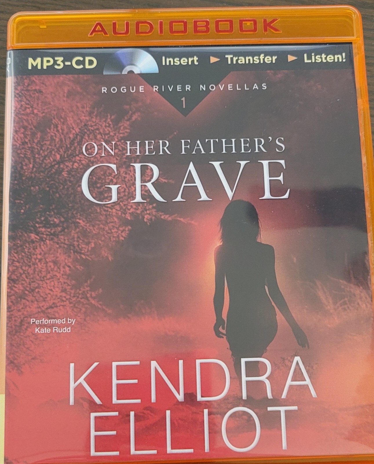 On Her Father’s Grave by Kendra Elliot: MP3-CD Rogue River Novellas — Book 1