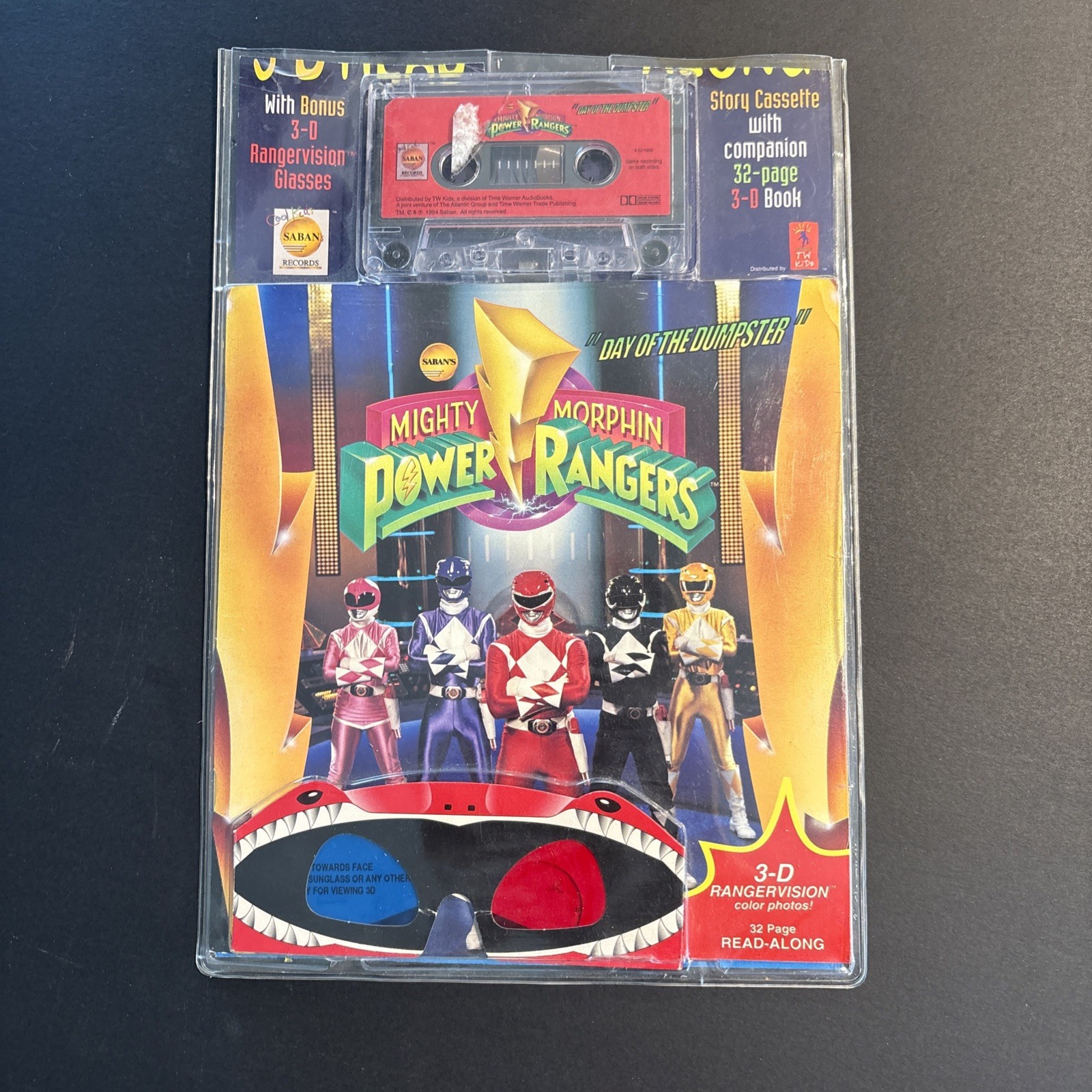 POWER RANGERS 1994 : DAY OF THE DUMPSTER 3D- Book and TAPE — Rare VINTAGE media