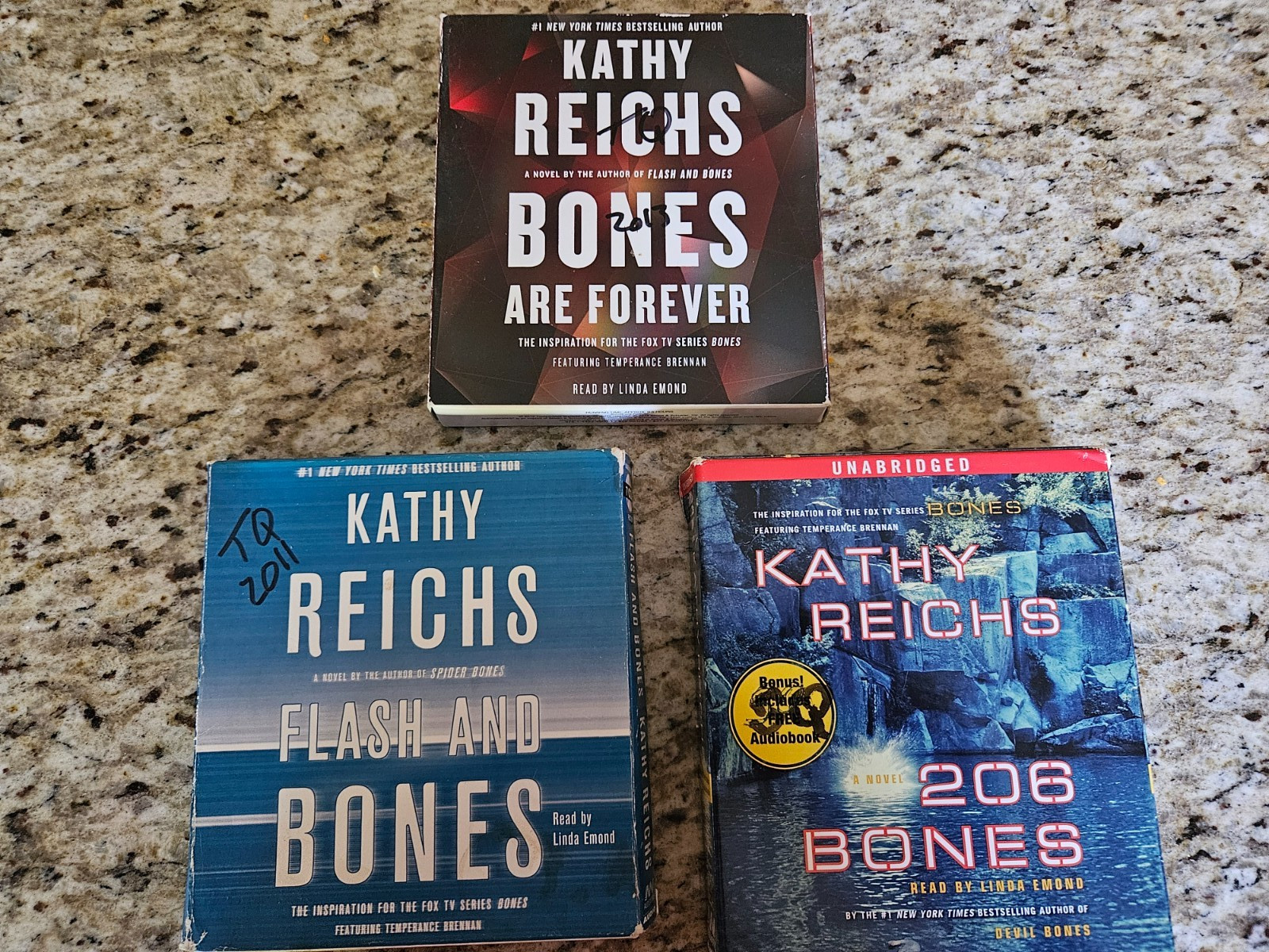 Kathy Reichs Audio CD Books: Bones Are Forever. 206 Bones, Flash and Bones