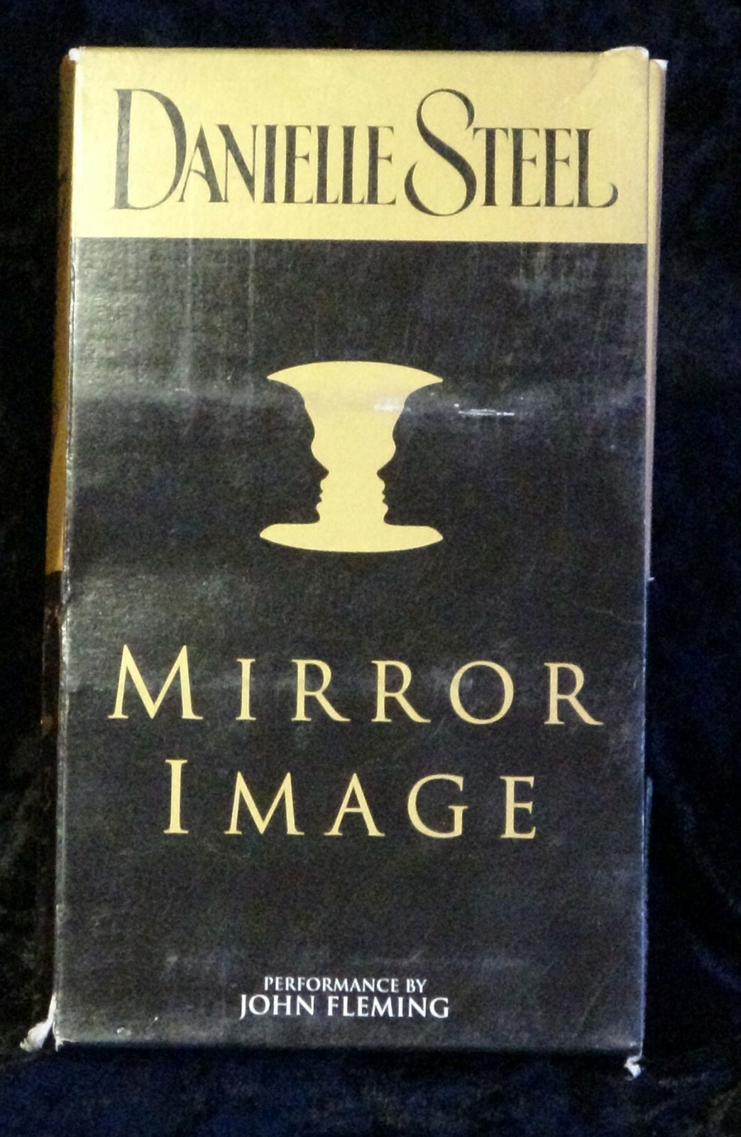 Audio Book 🎧 Mirror Image by Danielle Steel 4 Cassette Tapes John Fleming