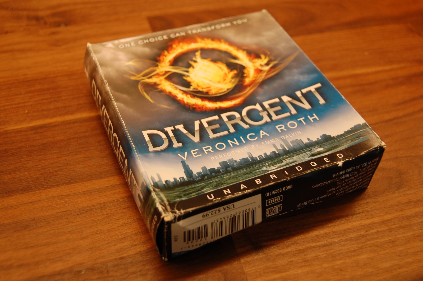 DIVERGENT AUDIO BOOK CD BY VERONICA ROTH UNABRIDGED 11 HOURS