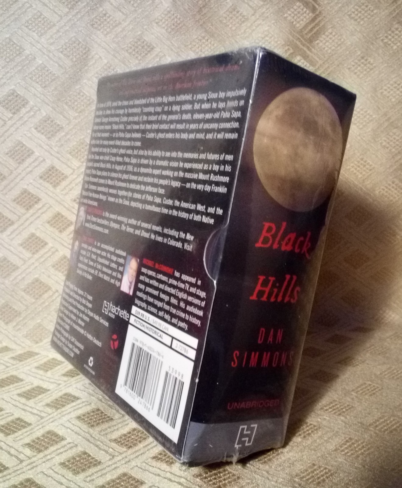 (CQBA) «BLACK HILLS» by DAN SIMMONS / AUDIO BOOK / SEALED / 18 CD’S / NOVEL