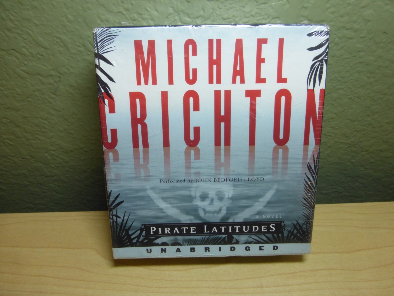Michael Crichton Pirate Latitiudes Unabridged Audiobook 8 CD Brand New