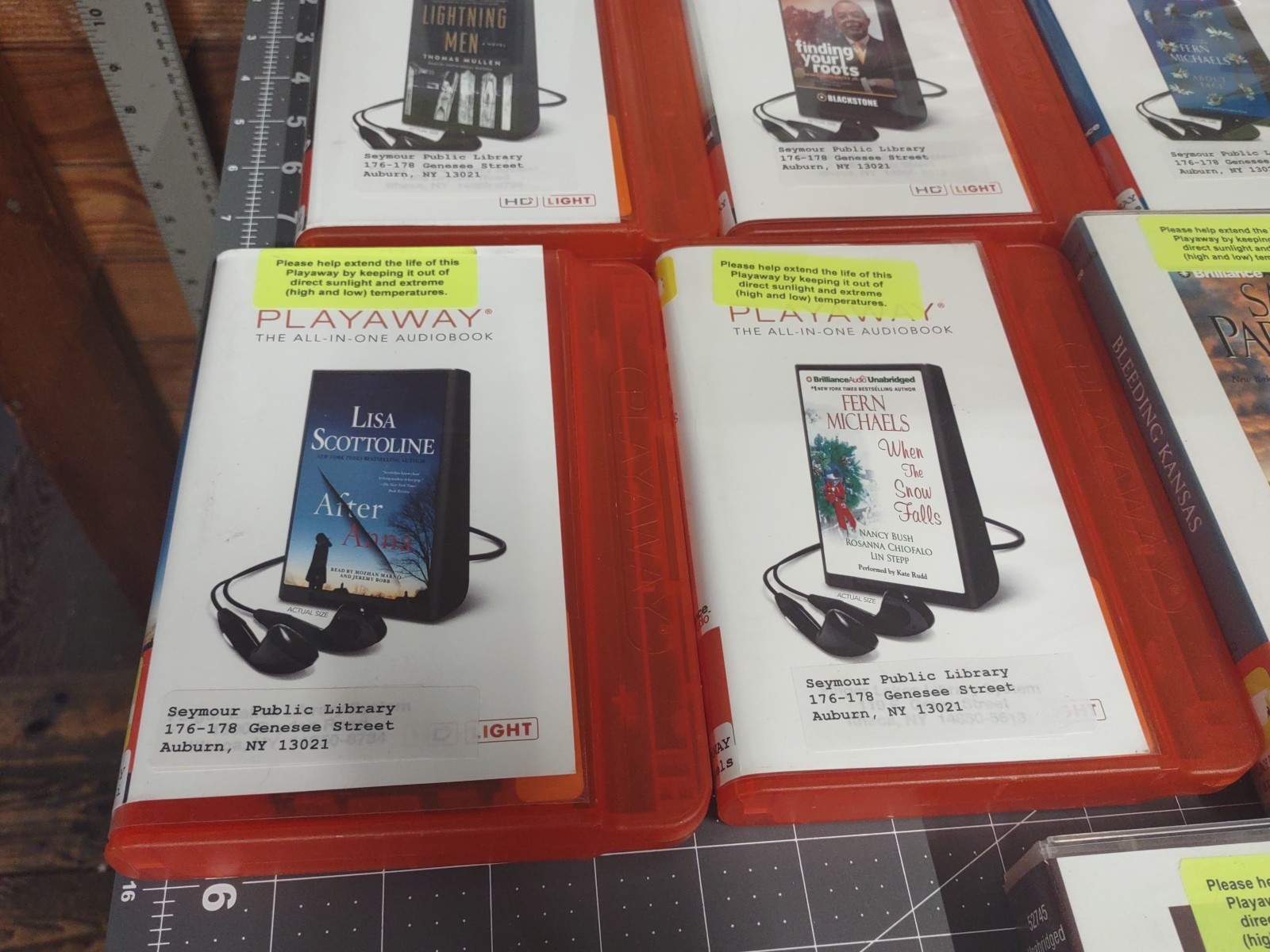Lot of 23 Playaway Audiobooks Ex- library.Ludlum, Brown, Clark, Hawthorne.