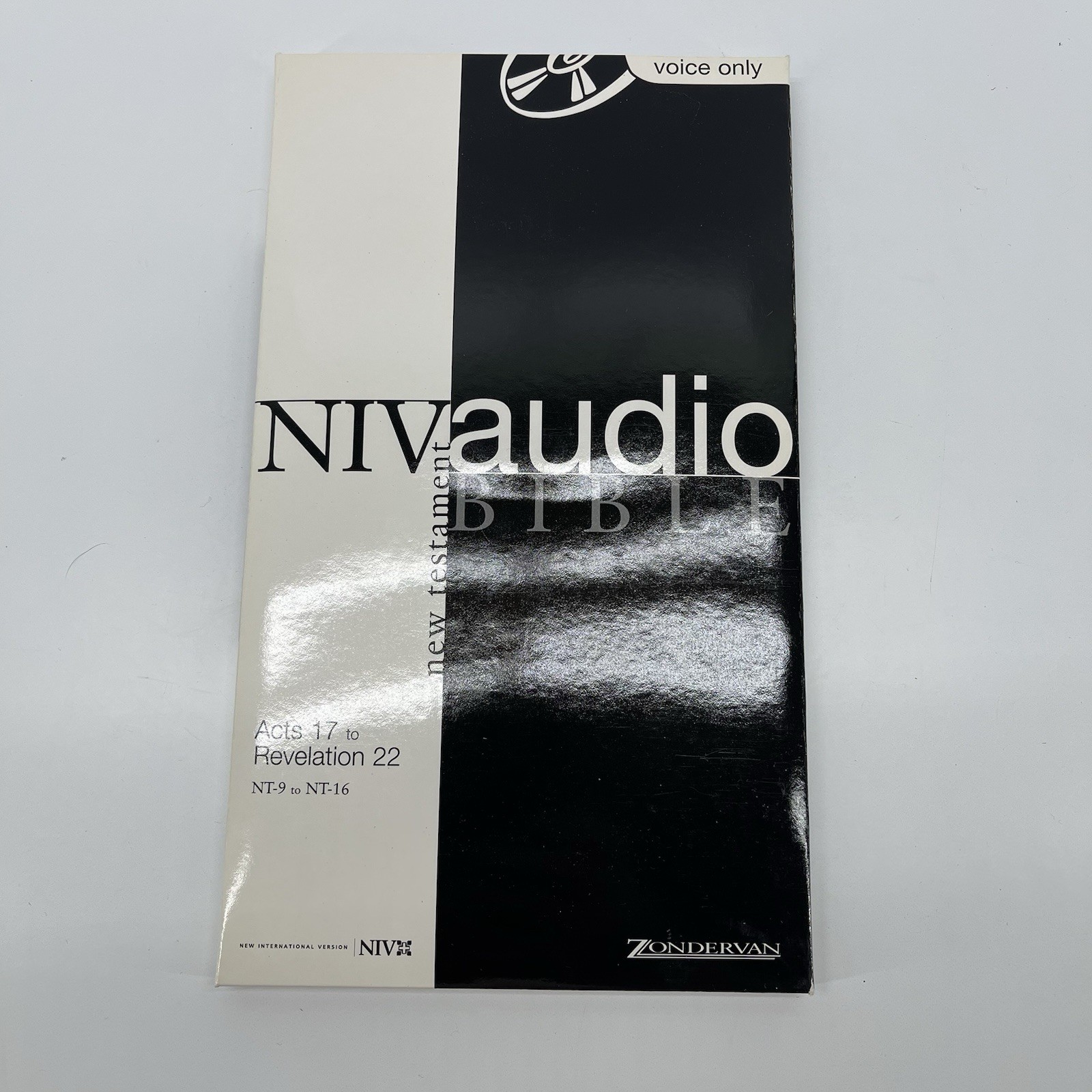 NIV Audio Bible 64 Disc CD Set Zondervan Narrated by Charles Taylor Voice Only