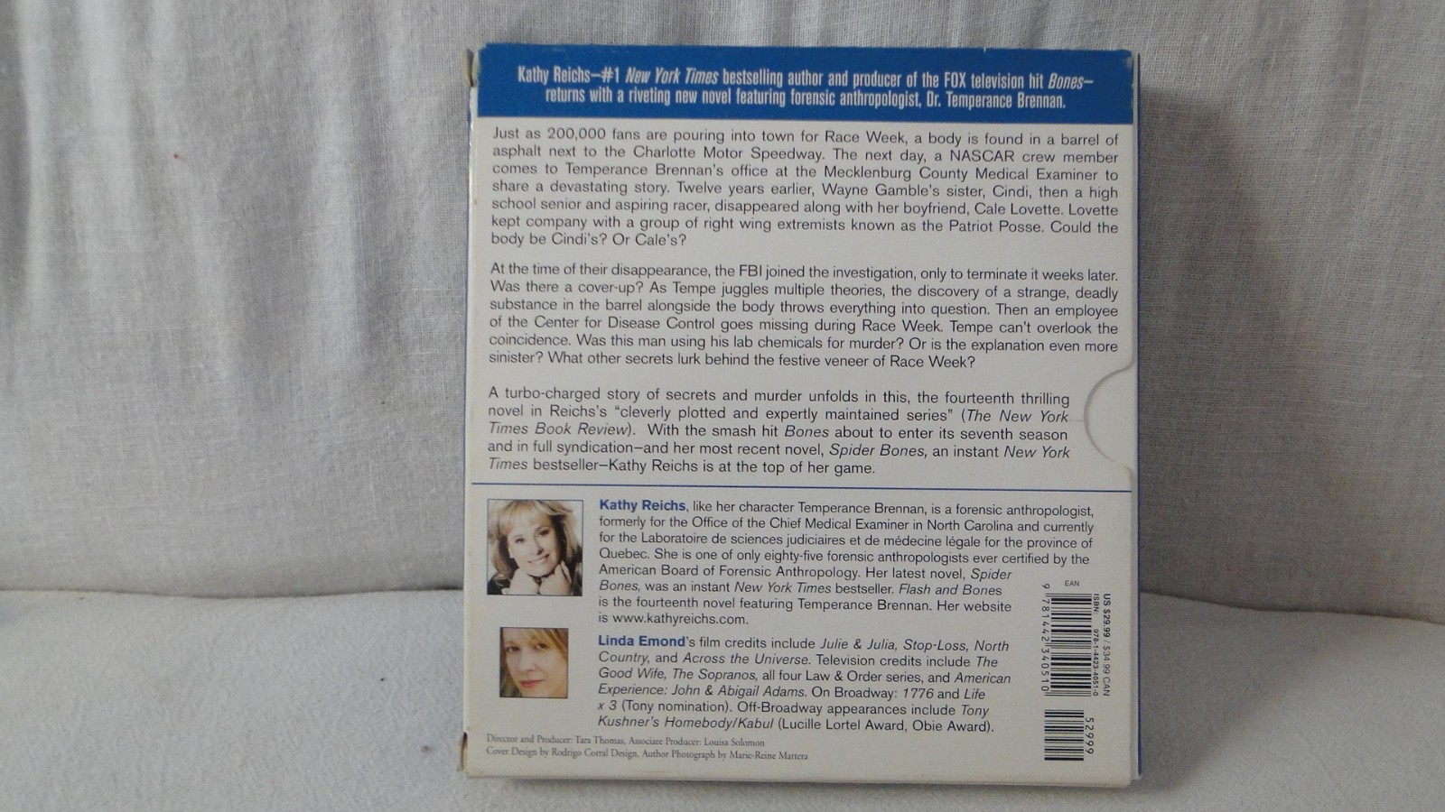 A Temperance Brennan Novel Ser.: Flash and Bones : A Novel by Kathy Reichs…