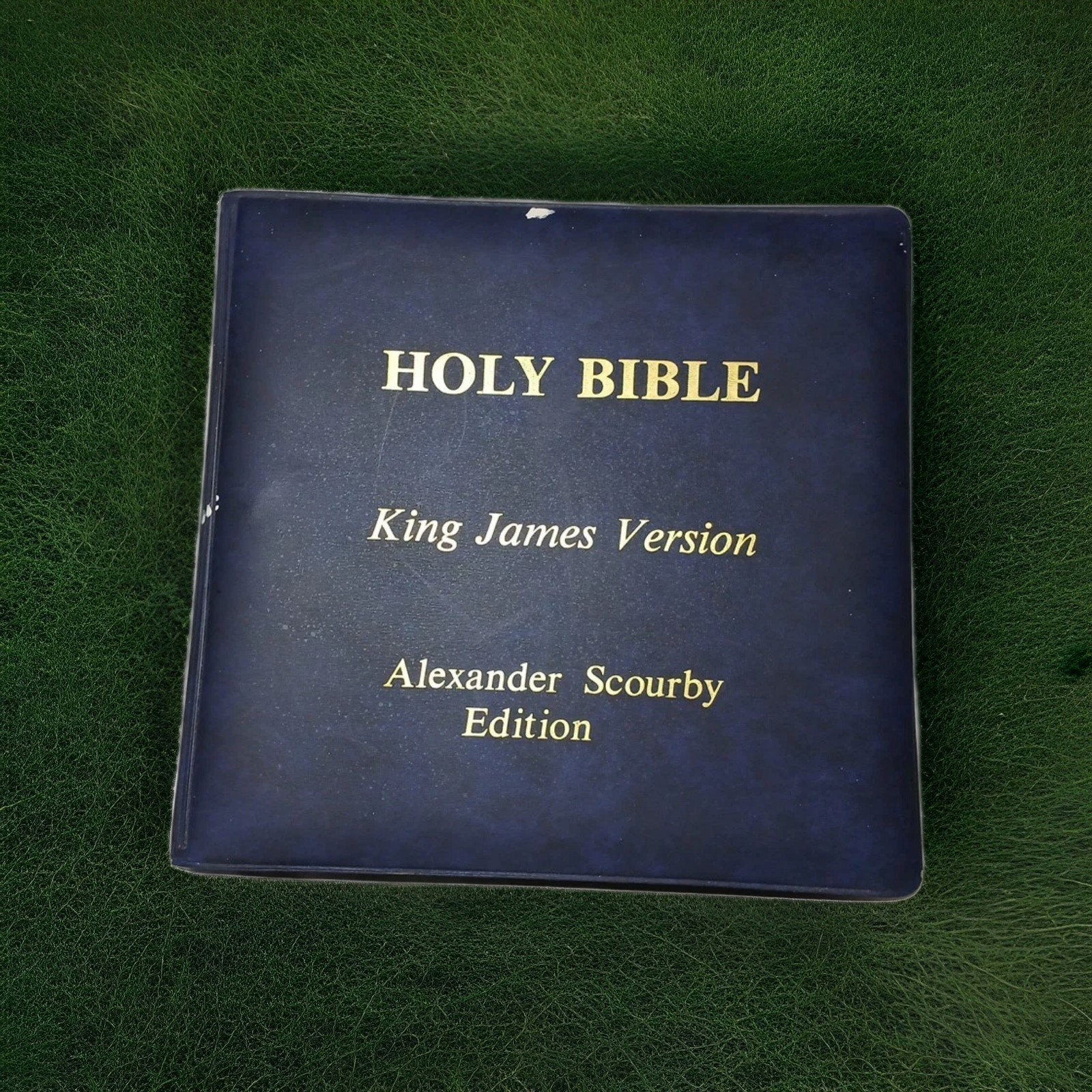 The Holy Bible New Testament on 12 Cassettes Audio KJV Read by Alexander Scourby