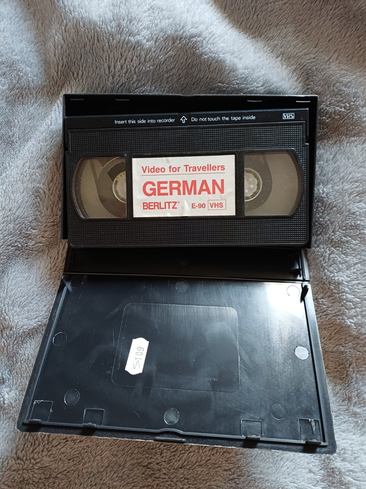 BERLITZ VIDEO FOR TRAVELLERS GERMAN CASSETTE 90 minutes , free u.k. p&p