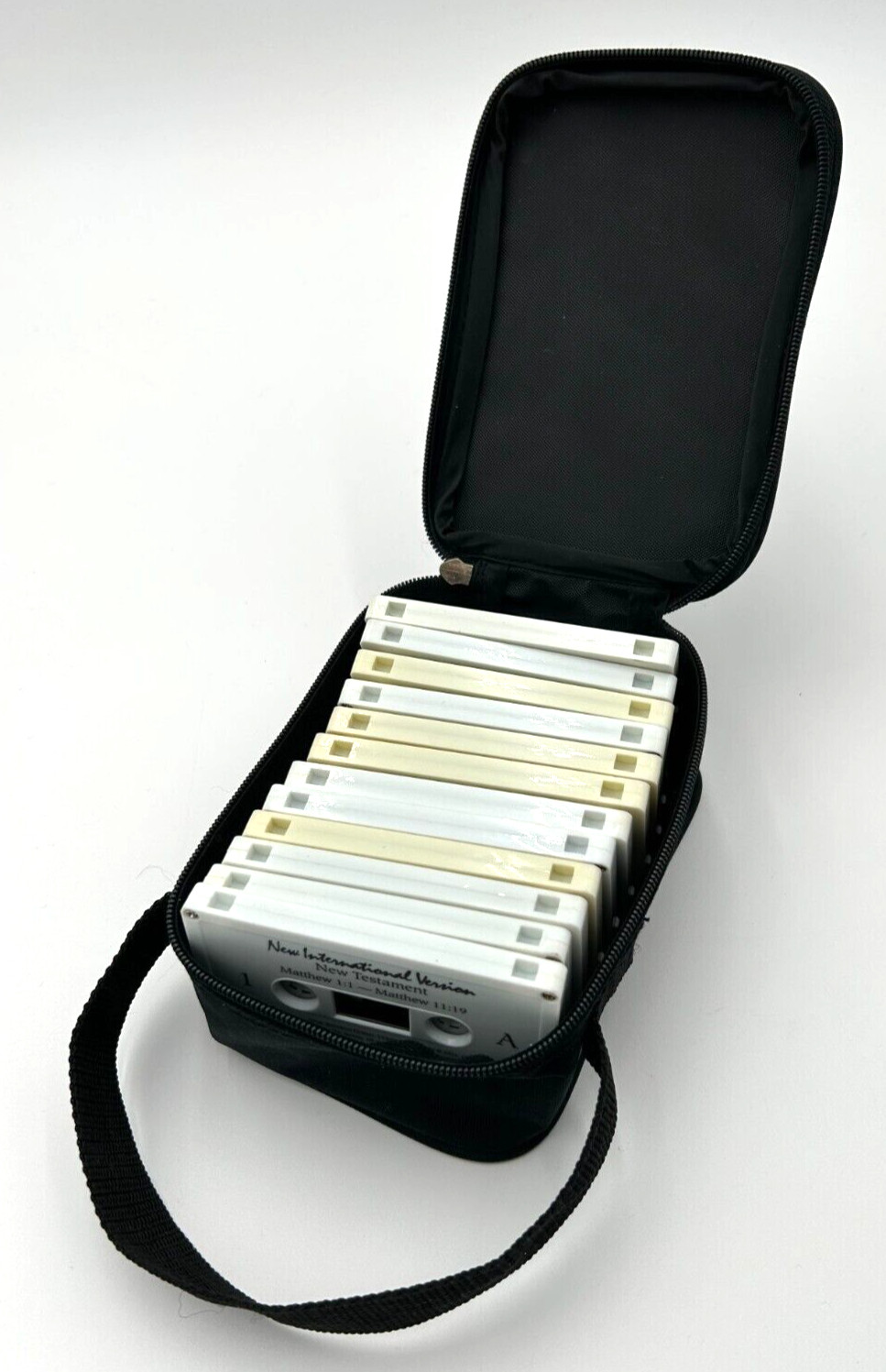 New Testament Bible on 12 Cassettes — New International Version w/Carrying Case