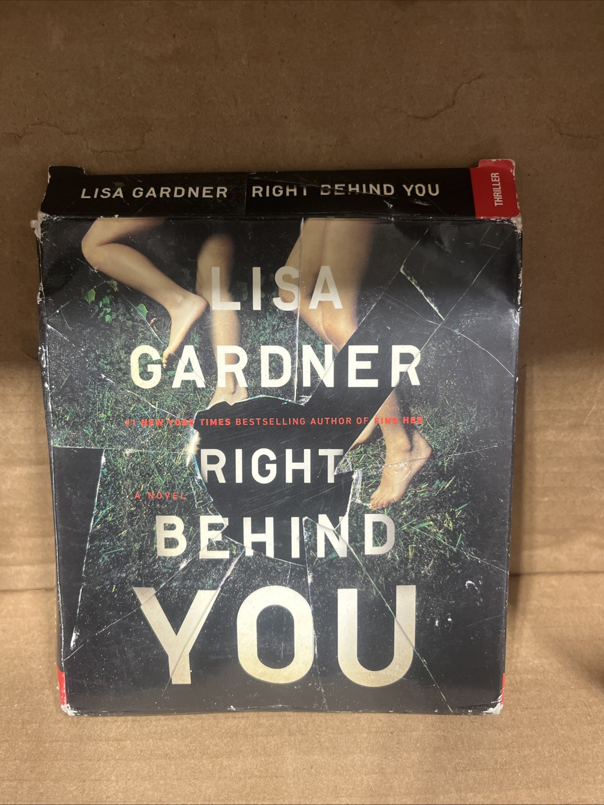 Right Behind You by Lisa Gardner