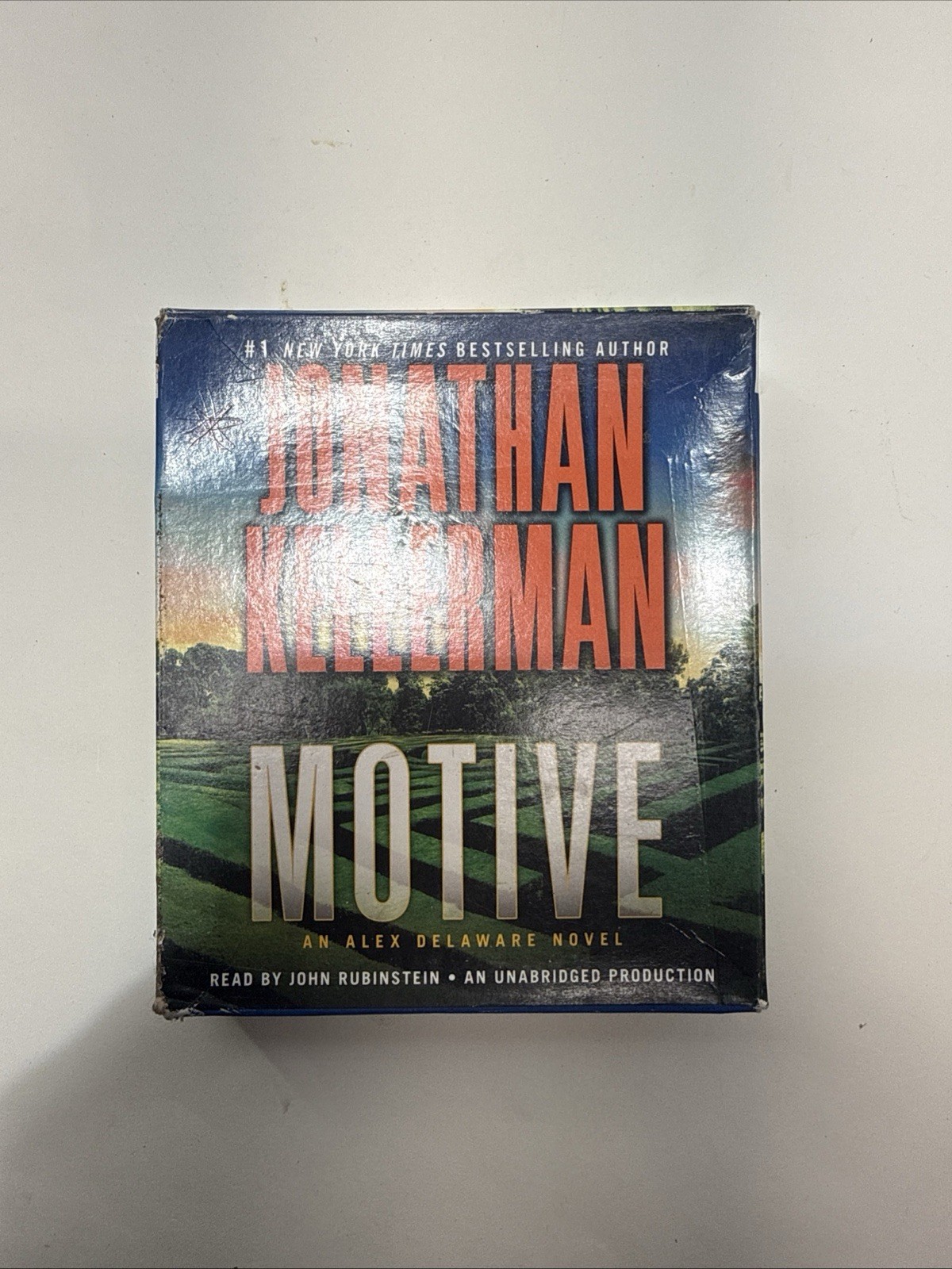 Motive: An Alex Delaware Novel Audio CD – Audiobook — By Jonathan Kellerman