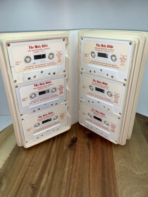 Vintage The Holy Bible on Cassette 47 Tapes NIV Volumes I II III IV