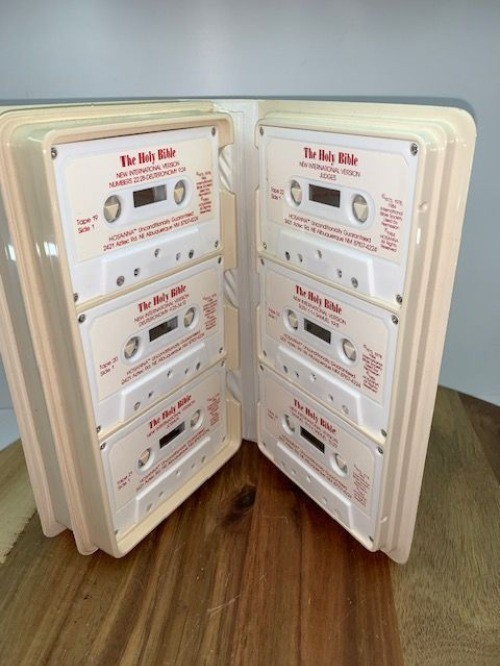 Vintage The Holy Bible on Cassette 47 Tapes NIV Volumes I II III IV