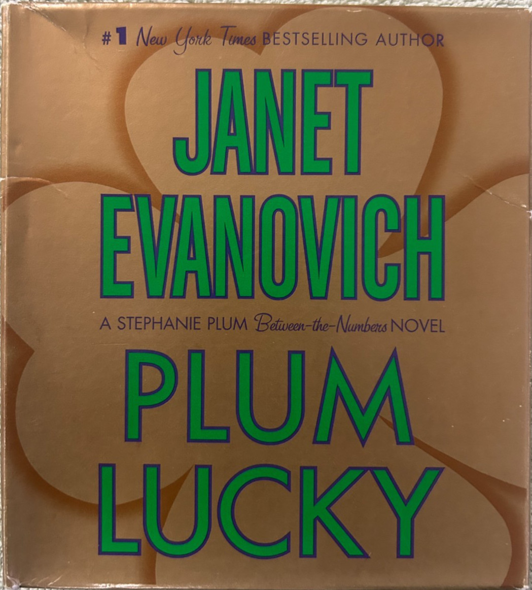 Janet Evanovich «Plum Lucky Between The Numbers» Audiobook CD. One Day Handling