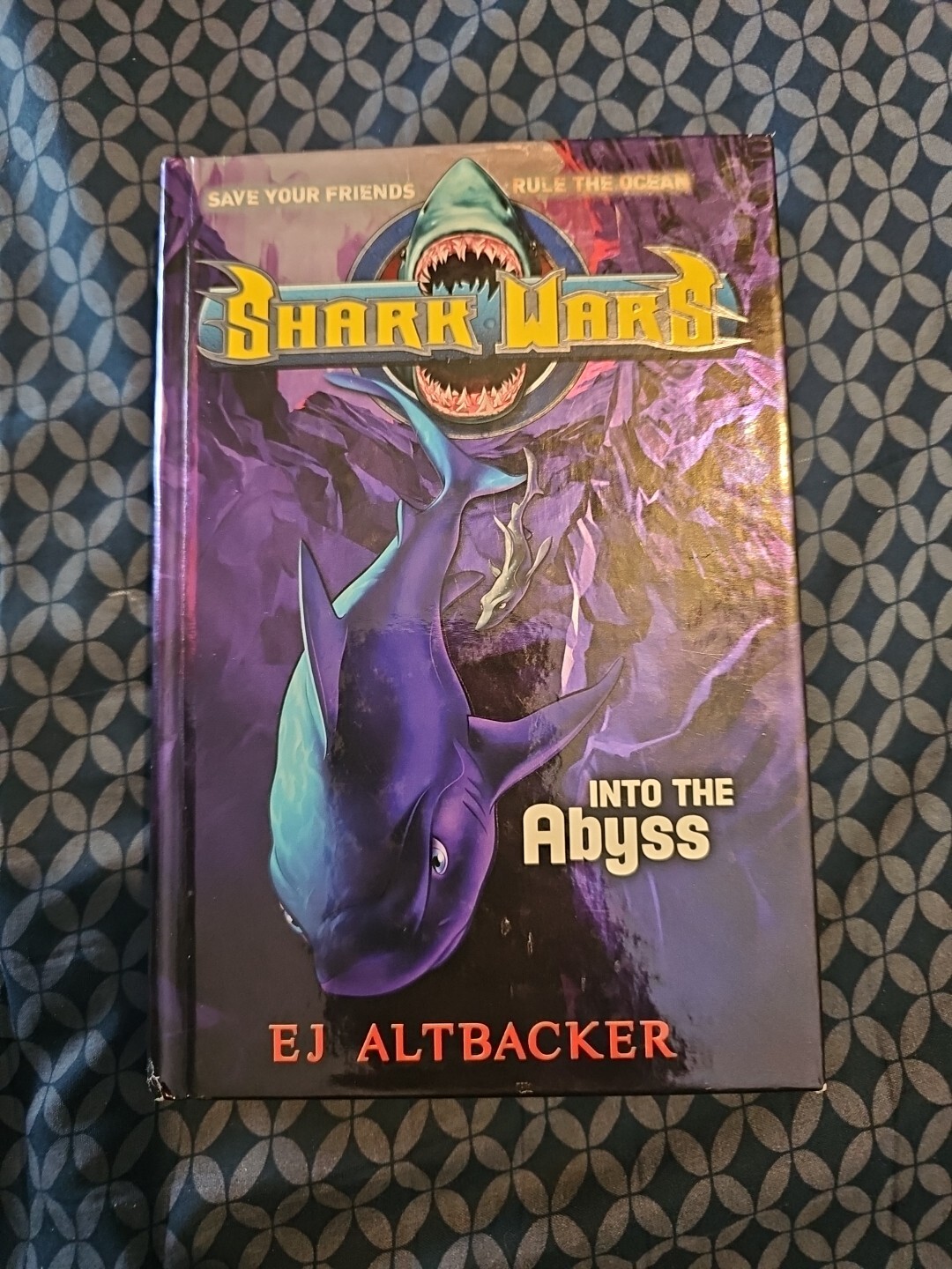 Shark Wars #3: Into the Abyss — Hardcover By Altbacker, EJ — VERY GOOD