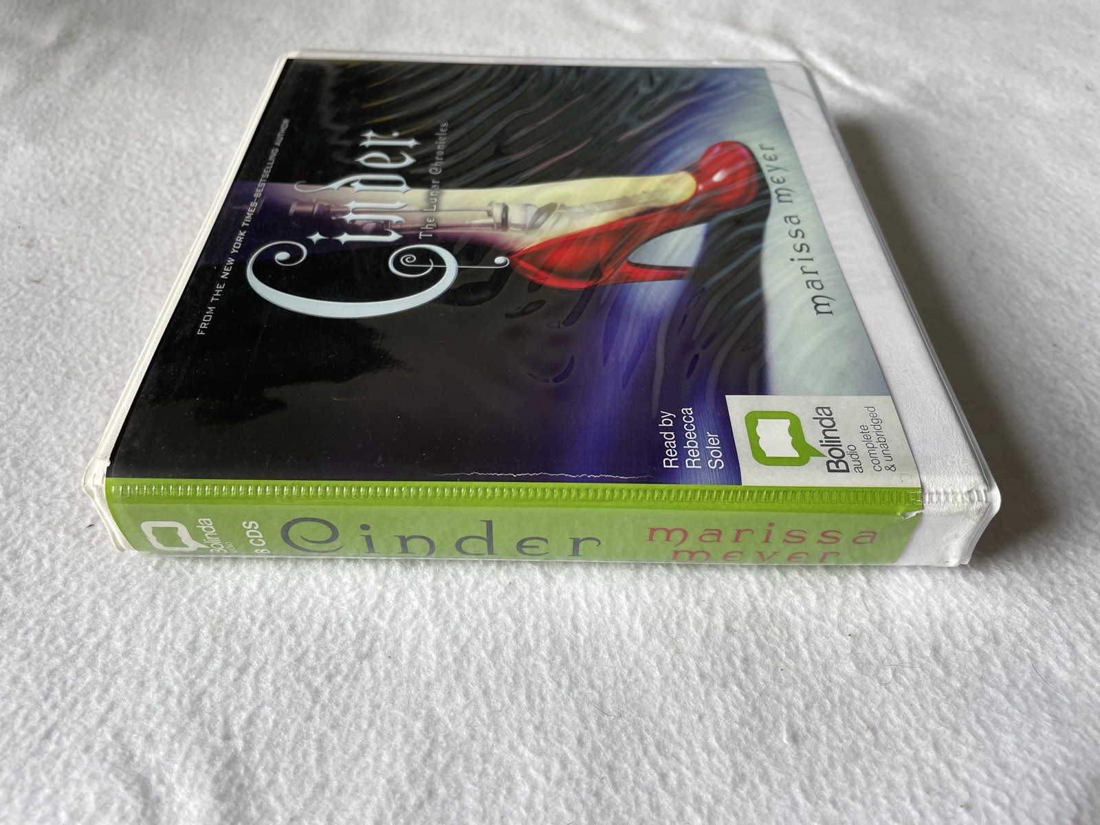 [EX-LIBRARY] Cinder by Marissa Meyer Unabridged Audiobook on 8 CDs